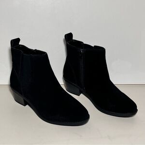 Vionic Roseland Water-Repellent Suede Ankle Boots
